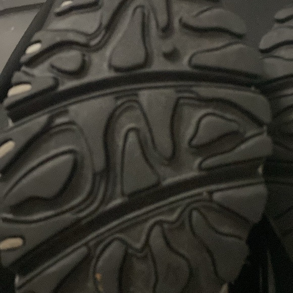 New Balance 472 WO Size  10 Black and Pink Sneakers. Good CLEAN CONDITION - Picture 7 of 11